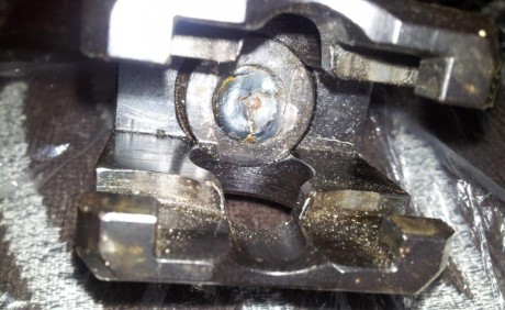 MG42 inutilizada con cuatro agujeros en el cañon, soldada la recamara, el percutor esta soldado y cortado 20