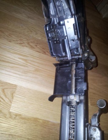 MG42 inutilizada con cuatro agujeros en el cañon, soldada la recamara, el percutor esta soldado y cortado 42