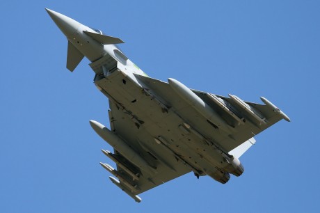 Pues eso, en este hilo pretendo deleitaros como amantes de los aviones de combate que sois muchos, con 100