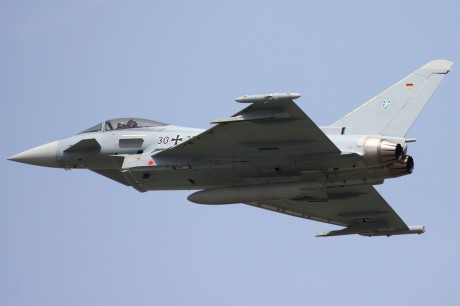 Pues eso, en este hilo pretendo deleitaros como amantes de los aviones de combate que sois muchos, con 121
