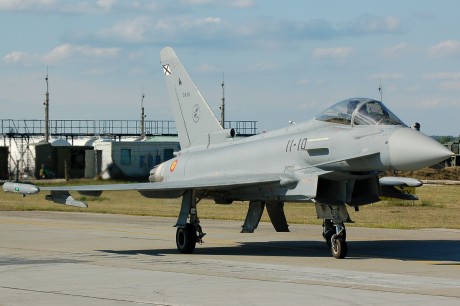 Pues eso, en este hilo pretendo deleitaros como amantes de los aviones de combate que sois muchos, con 120