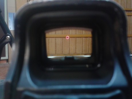 Vendo visor holografico eotech 511.A65. Tamaño  compacto. Utiliza pilas lr1  El visor está usado y como 10