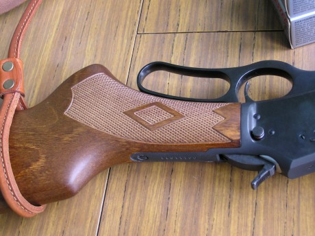 Se vende Rifle de Palanca modelo MARLIN 30 AS en calibre 30-30.
Es de madera de nogal y está prácticamente 40