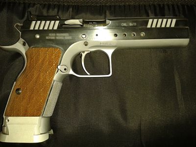 Por cambio en la competición cambio un arma de Standar por otra para Producción.  Tanfoglio Limited de 10