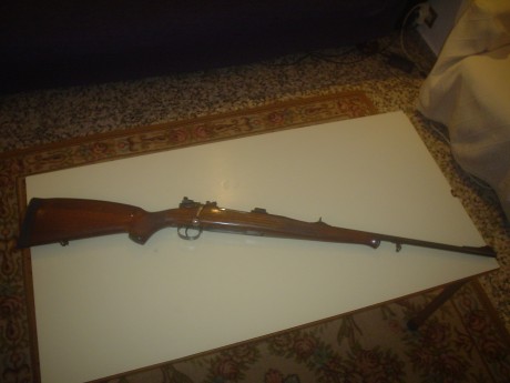 Hola compañer@s,pues eso que lo que tengo en venta tambien podria cambiarlo por este rifle.

 Rifle Brno 02