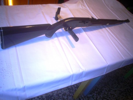 Hola compañer@s,pues eso que lo que tengo en venta tambien podria cambiarlo por este rifle.

 Rifle Brno 10