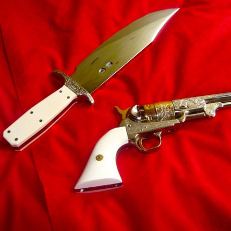 hola a todos hacia tiempo que no presentaba nada,y hoy os presento un bowie de 2g.
aqui os lo muestro 02
