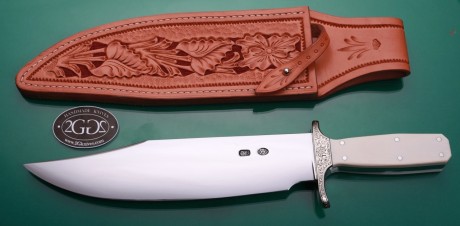 hola a todos hacia tiempo que no presentaba nada,y hoy os presento un bowie de 2g.
aqui os lo muestro 11