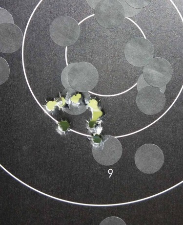 hola a todos, una pregunta quiza un poco tonta:
en una pistola no dotada de alza ajustable en altura, 70