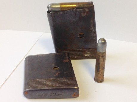 Pongo a la venta dos cargadores para el rifle Winchester 1907 cal 351 win. (UNO DE ELLOS VENDIDO)

El 01