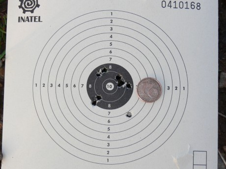 Hice esta agrupación con mi Fenix 400 Star, efectuando 14 disparos a 50m. El silenciador se lo hice porque 82