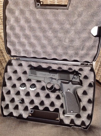 Cambiaría esta Walther CP88 de CO2 a estrenar (ni un tiro) por otra similar de fogueo.
Mando mas fotos 00