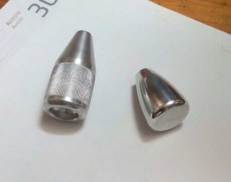 vendo dos "bolas" de aluminio para cerrojo rifle , como el remington 700 ,  50€ + 2€ de correos 00