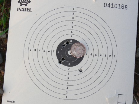 Hice esta agrupación con mi Fenix 400 Star, efectuando 14 disparos a 50m. El silenciador se lo hice porque 80