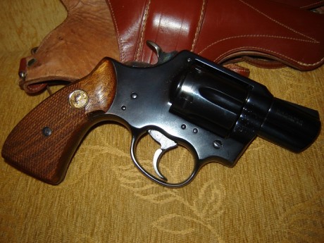 Revolver en estado excelente, como nuevo, muy cuidado.  Está  absolutamente .....Perfecto. 
De la antigua 02