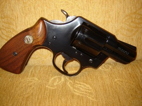Revolver en estado excelente, como nuevo, muy cuidado.  Está  absolutamente .....Perfecto. 
De la antigua 01