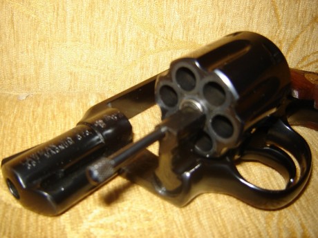 Revolver en estado excelente, como nuevo, muy cuidado.  Está  absolutamente .....Perfecto. 
De la antigua 11