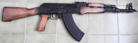 Vendo fusil AK 47 fabricado por la casa FEG de Hungría en calibre 7.62x39, como podeis apreciar en las 01