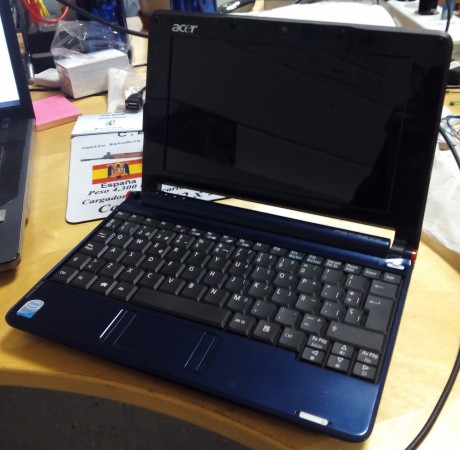 Cambio Netbook Acer Aspire One ZG5.

- Pantalla 9"
- Procesador Intel Atom 1.6GHz
- Batería recién 00