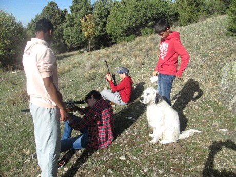 pues asi es los chavales del pueblo se han animado a  organjzarse para competir  por primera vez,ya estuvieron 70