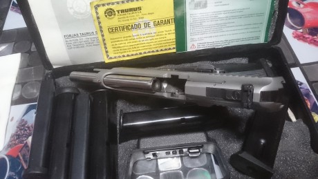 Se vende Taurus PT 99 AFS en cromo practicamente sin uso. La utilizo mi padre dos o tres veces en Ipsc 00