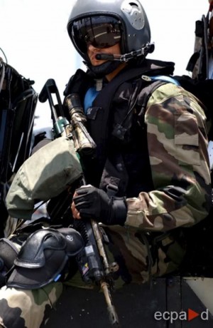 Parece ser que la primera bandera de la BRIPAC, en unos entrenamientos previos al despliegue en el Libano, 80