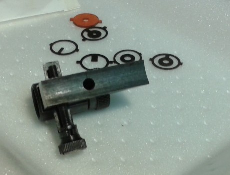 Vendo túnel Lyman 17A con ajuste en deriva y anillas. Se fija al cañón mediante un tornillo.

Precio 55 02