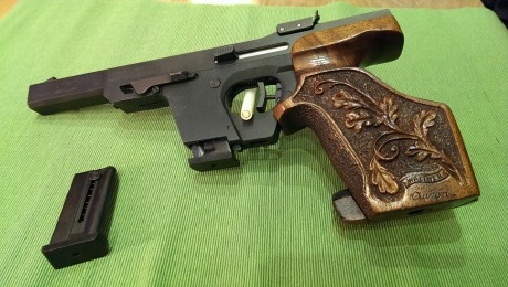 Se vende walther GSP calibre 22'' 2 cargadores en buen estado, el precio son 475€ mas portes si los hubiera, 00