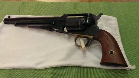 Se vende revolver de avancarga ASM cal.44, el precio 125€ mas portes si los hubiera, preferiblemente en 01