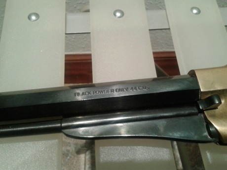  IMG-20141126-WA0013.jpg Hola compañeros, se cambia revolver de avancarga, F.Llipietta, cal.44, con poco 01