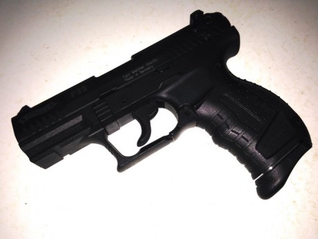 Hola compañeros

Para Santa Klaus, y con tiempo para buscarlo y poder regalarlo .......

Cambio Walther 01