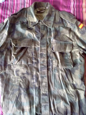 Camisa camuflaje ejercito tierra España con banderas, 1993
Uniforme de campaña

Lorca Industrial S.A.
Talla 00