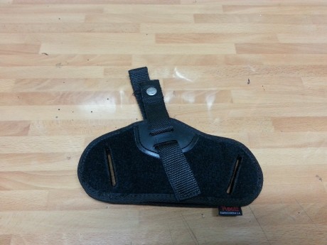 Pongo a la venta varias fundas de arma corta, se encuentran todas en perfecto estado, algunas de ellas 10