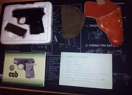 Se cambia Astra CUB del calibre 22 corto, con dos cargadores, dos fundas, caja y manual de instrucciones.

Características:
- 01