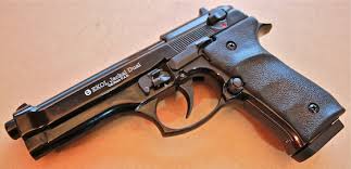 Hola compañeros.
Tengo una Valtro 98 Civil 9mm que me ha dado muy buen resultado pero tengo el reten del 01