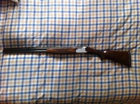 Vendo escopeta Lanber superpuesta de 70cm. Calibre 12. Cámara de 70. Un solo gatillo y selector de tiro. 02