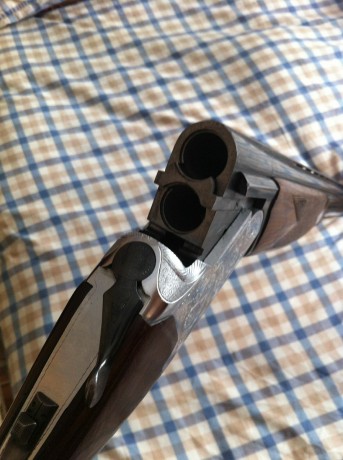 Vendo escopeta Lanber superpuesta de 70cm. Calibre 12. Cámara de 70. Un solo gatillo y selector de tiro. 01