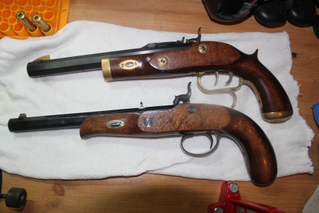 Hola, pongo en venta dos pistolas de Ardesa del calibre 45, una es una Patriot y la otra es una Piooner.

Funcionamiento 11