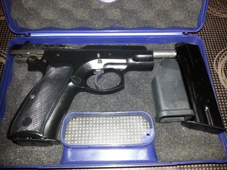 ===VENDIDA===
VENDO CZ 75B
(9mm con carro del 22LR)

·	Arma perfecta para quien se inicie en el tiro
·	Está 02