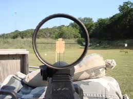 Mi hijo quiere ponerse un punto rojo en un FN semi del 300 magnum, y no tenemos ni idea, 
se quiere gastar 70