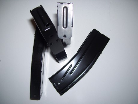 Hola
vendo varios cargadores para la carabina US 30 M1 , nuevos a estrenar , son de 30 cartuchos
salen 01