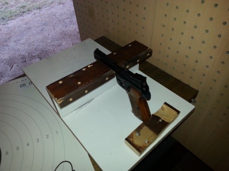 Hola,

Alguien me podría ayudar para encontrar la mejor receta de recarga para una Colt 1911 Serie 80? 91