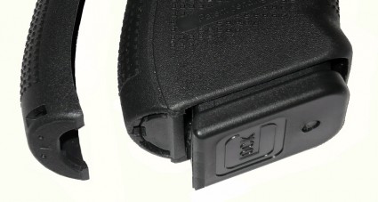 Hola 

Tengo una Glock 19 creo que de 3ª Generacion, la tengo desde el 2006 y está como el primer dia, 80