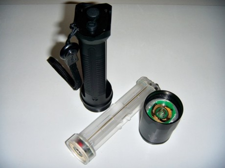 Linterna Fenix LD41 en perfecto estado, sin uso. Incluye caja, instrucciones, tarjeta de garantía, correa, 00