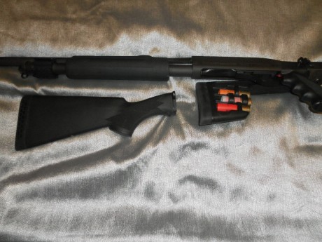 vendo escopeta hauwk cal 12-76 magnun en impecable estado , capacidad para 6 cartuchos replica de la remintong 01