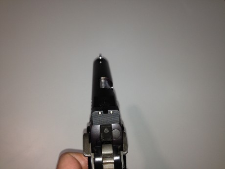 Cambio pistola STI EAGLE 5.1 del calibre 40S&W. El lote incluye, la pistola, 3 cargadores, las miras 12