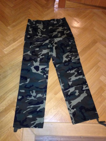 Hola
tengo un pantalon camuflaje del ejercito español, talla 1N, a estreno, sin usar y me lo he probado 02