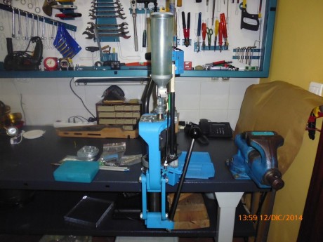  VENDIDA . Por dejar la recarga quiero vender una prensa Dillon 650 xl, die dosificador extra, y otro 11