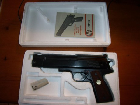 Vendo pistola HW 45 en buen estado, con documentación, comprada hace años en Alemania y muy poco usada.
Muy 02