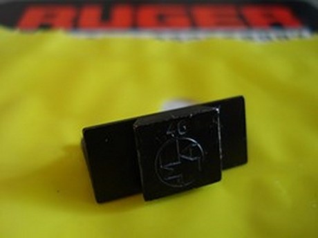 Buenas a todos.

 Pongo en venta varios repuestos o accesorios ORIGINALES de “RUGER”  que me han sobrado 72